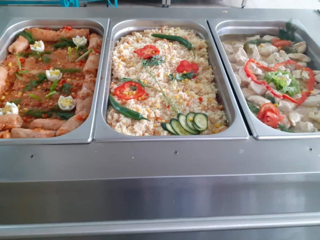 Ученики выбирают блюда по своему вкусу: показали меню и цены в киевской школе (фото)